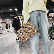 Load image into Gallery viewer, Evening Clutch Handbag