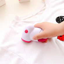 Load image into Gallery viewer, Ultra Lint Remover Fabric Shaver Electric Sweater Defuzzer
