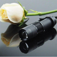 Load image into Gallery viewer, Tactical Flashlight Military Style
